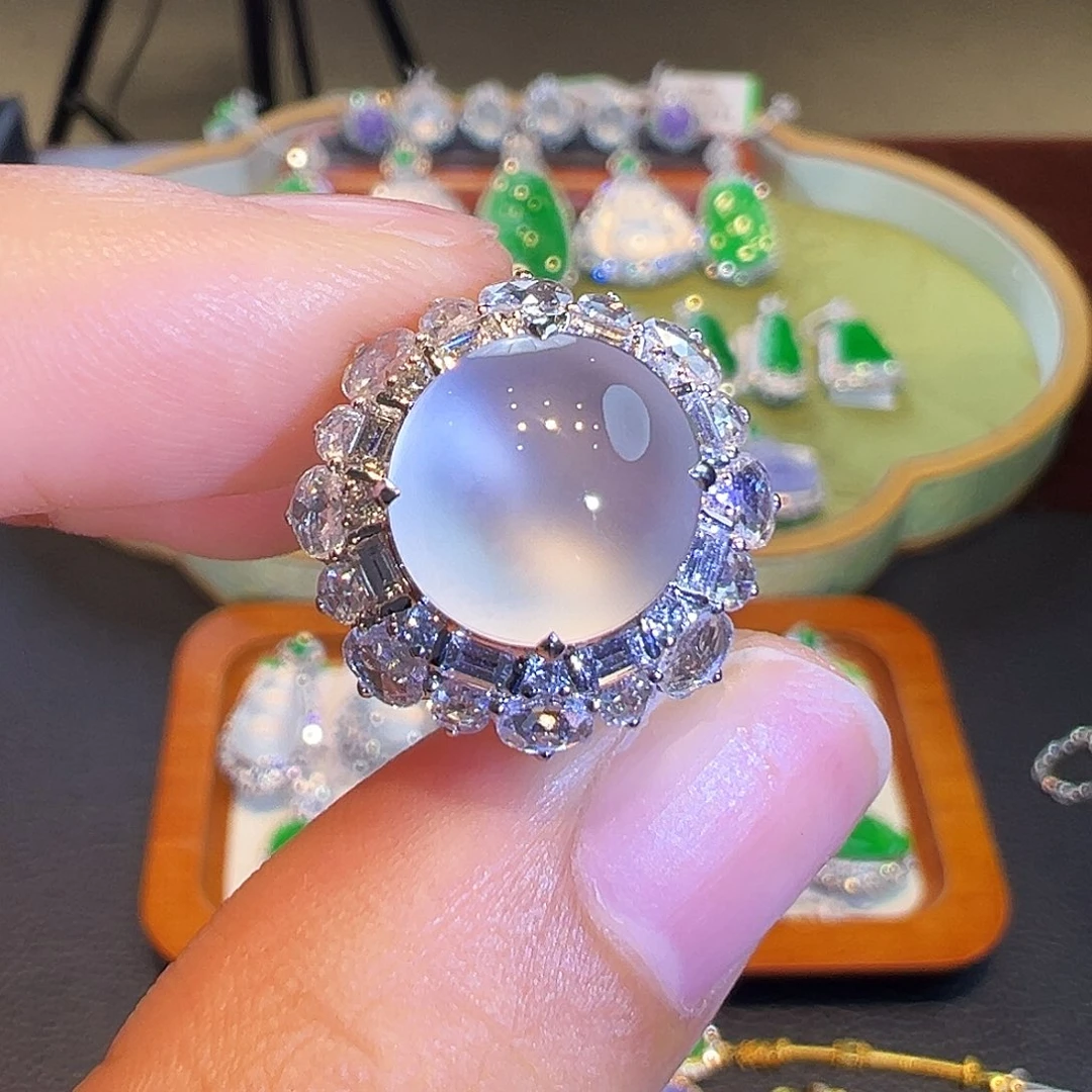 翡翠18K金镶嵌戒指