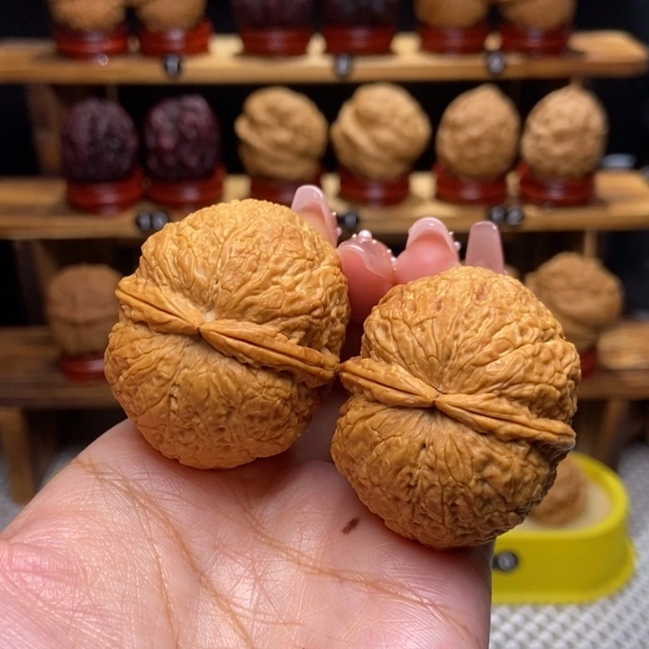 文玩核桃吊坠卧龙6