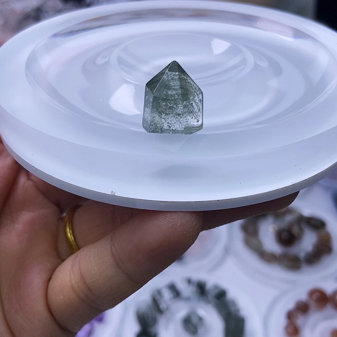 水晶手串未镶嵌沐****?定制打孔不退换