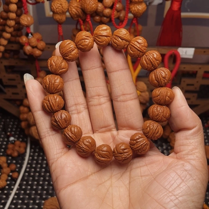 木质类龙纹桃枭挂件