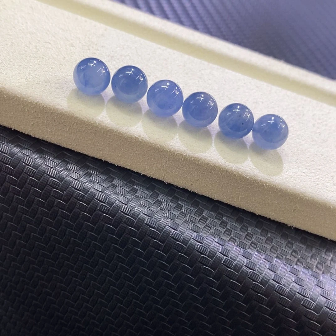 未镶嵌挂件翡翠多样发其一