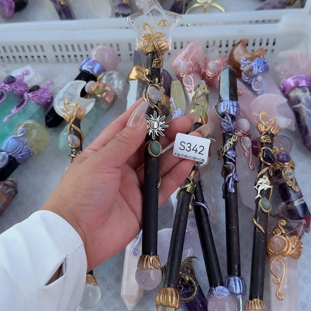 ****苒未镶嵌颈饰绿水晶白