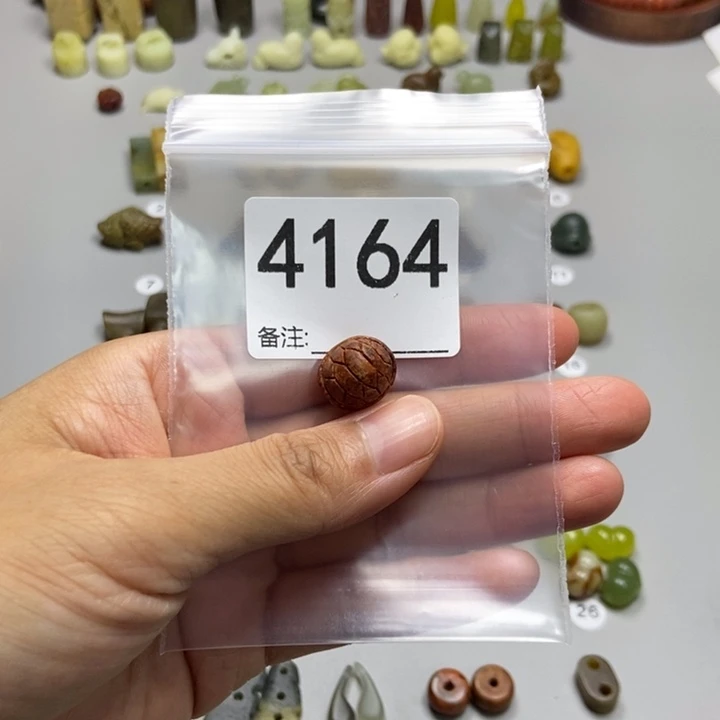 悟***_未镶嵌蛇纹石玉颈饰