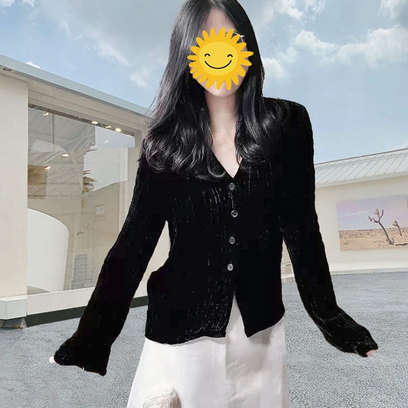 桑蚕丝丝绒褶皱三宅风挺拔柔糯气质名媛轻奢牛角扣开衫上休闲长袖