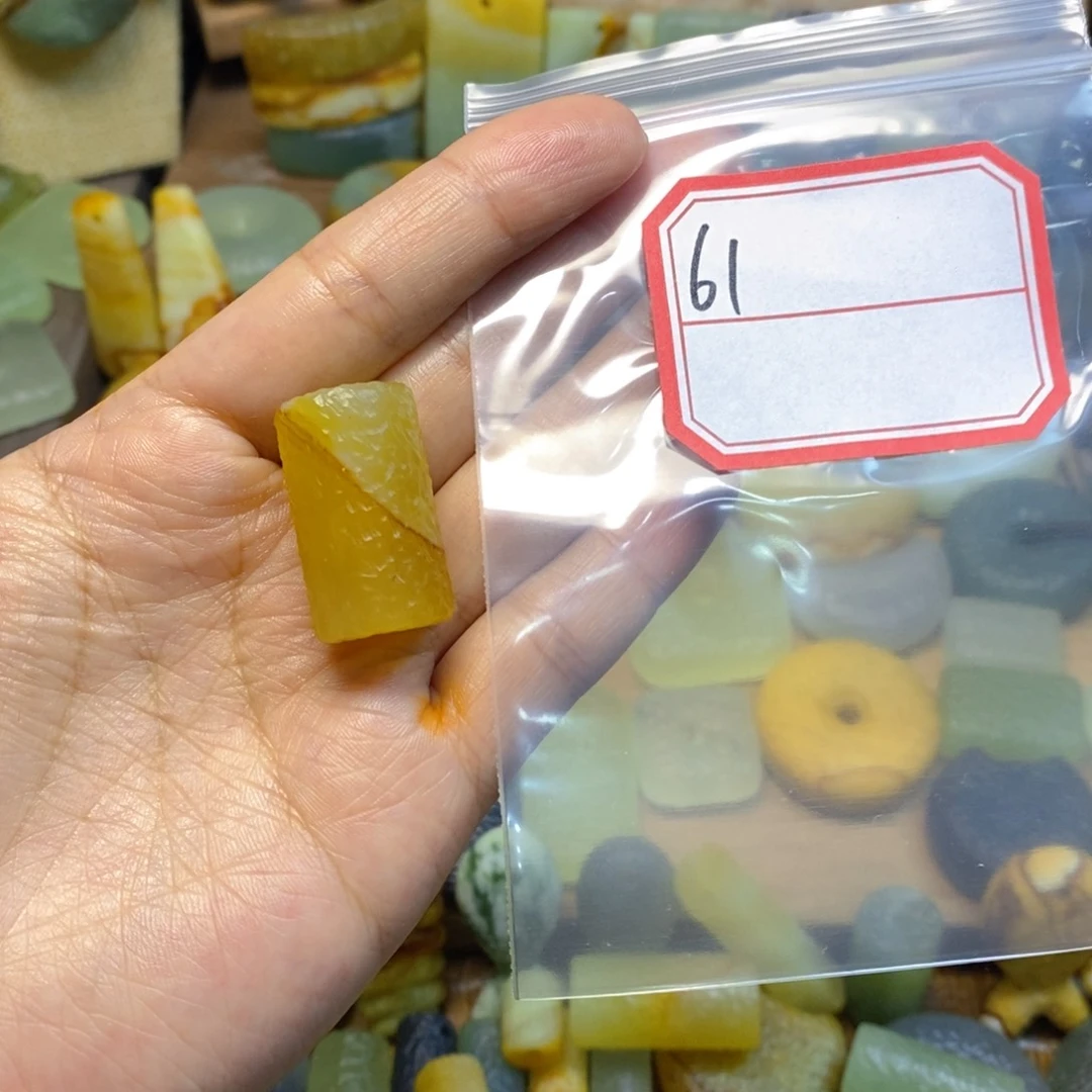 未镶嵌蛇纹石玉颈饰暴*气