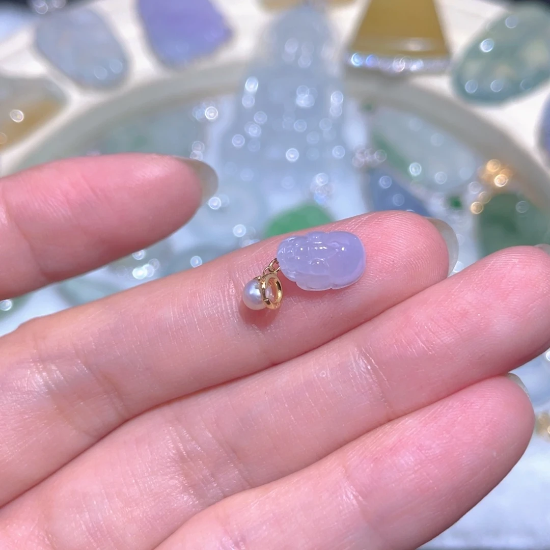 翡翠18K金镶嵌颈饰翡翠