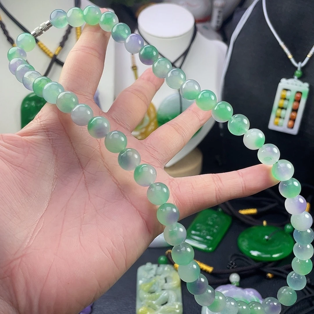 翡翠未镶嵌吊坠(赠链)