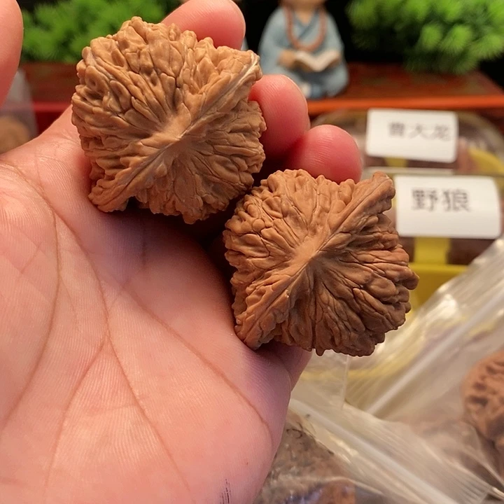 【闪购商品】文玩核桃吊坠宣***计四座楼