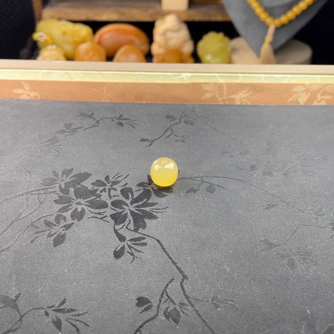 七***风石英质玉（缅黄）未镶嵌吊坠(不含链)