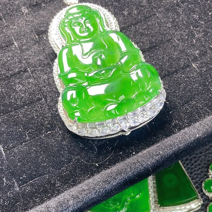 翡翠未镶嵌颈饰61