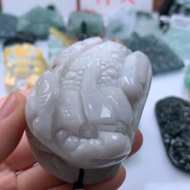 翡翠颈饰未镶嵌保真天然A货翡翠