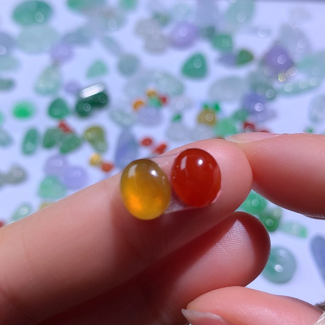 翡翠颈饰未镶嵌耳钉