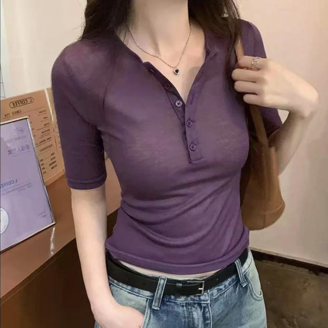 2025夏季新款小众设计感中袖V领排扣薄款时尚休闲纯欲百搭显瘦