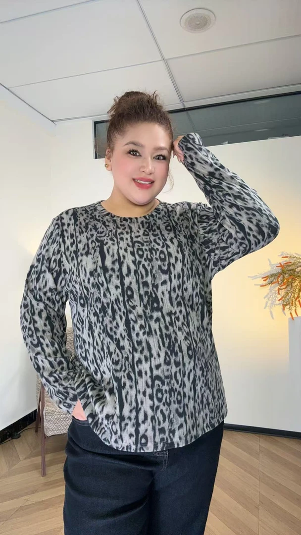 AHLIMA大码女装2025推荐款常规花色加绒圆领长袖秋冬豹纹吸汗提花