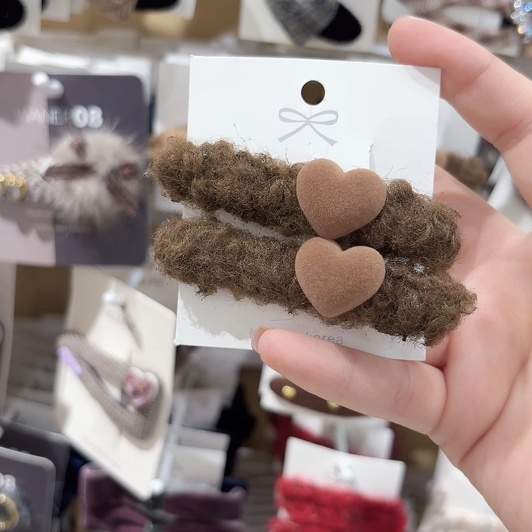 非金属深咖爱心鸭夹