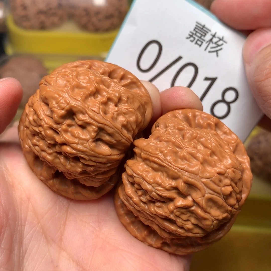 文玩核桃把件红皮球白41