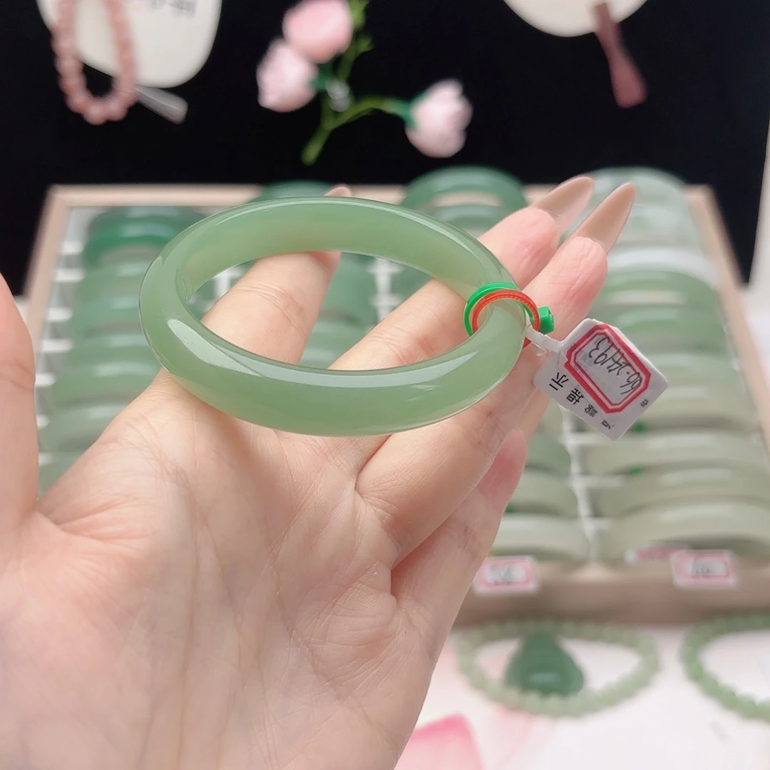 石英质玉未镶嵌手镯