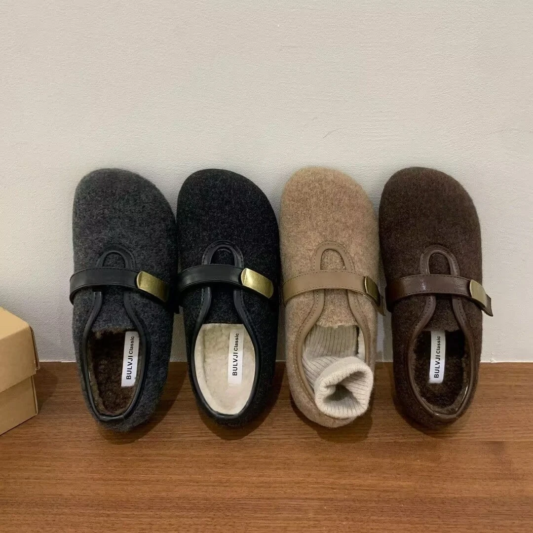 啄木鸟韩版复古毛呢毛毛鞋女2025秋冬新款魔术贴平底玛丽珍单鞋