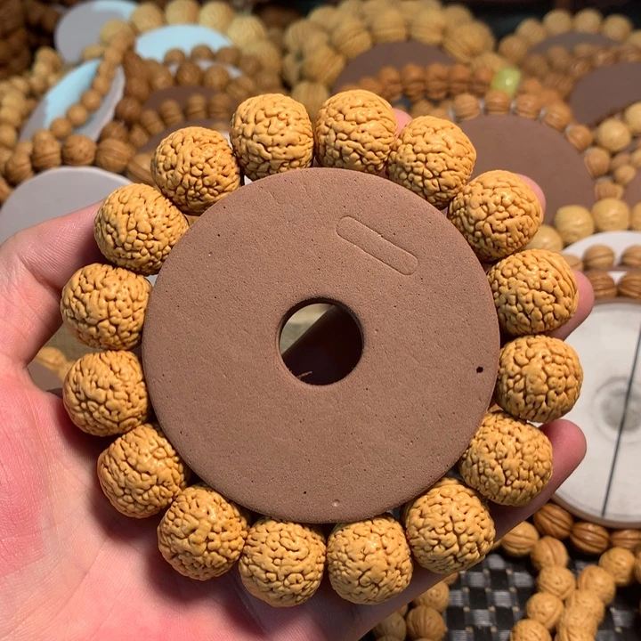 用***9手串桃核2#千山野凤