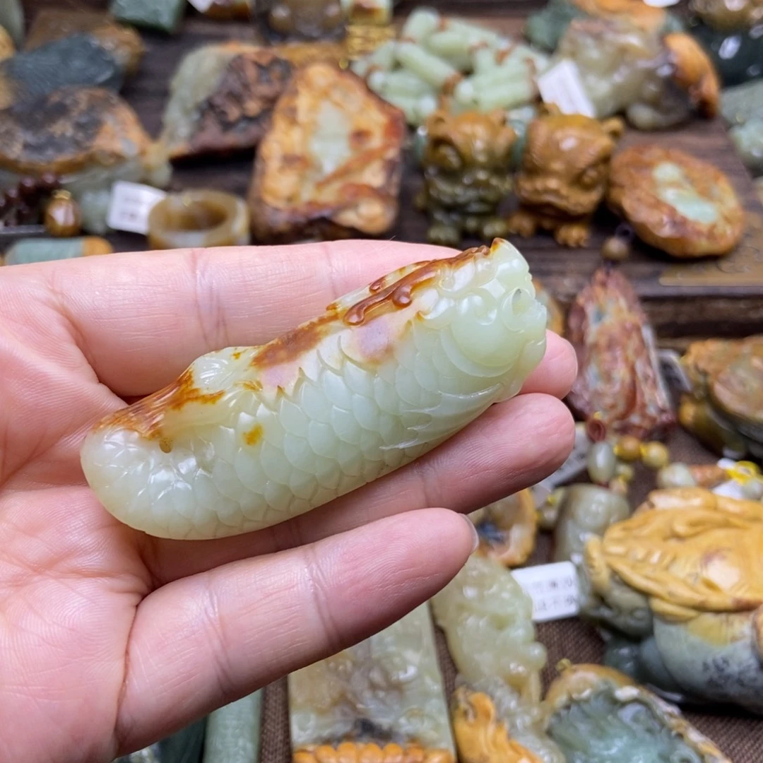 一***鸟未镶嵌岫岩河磨玉（透闪石质玉）珠宝奇石