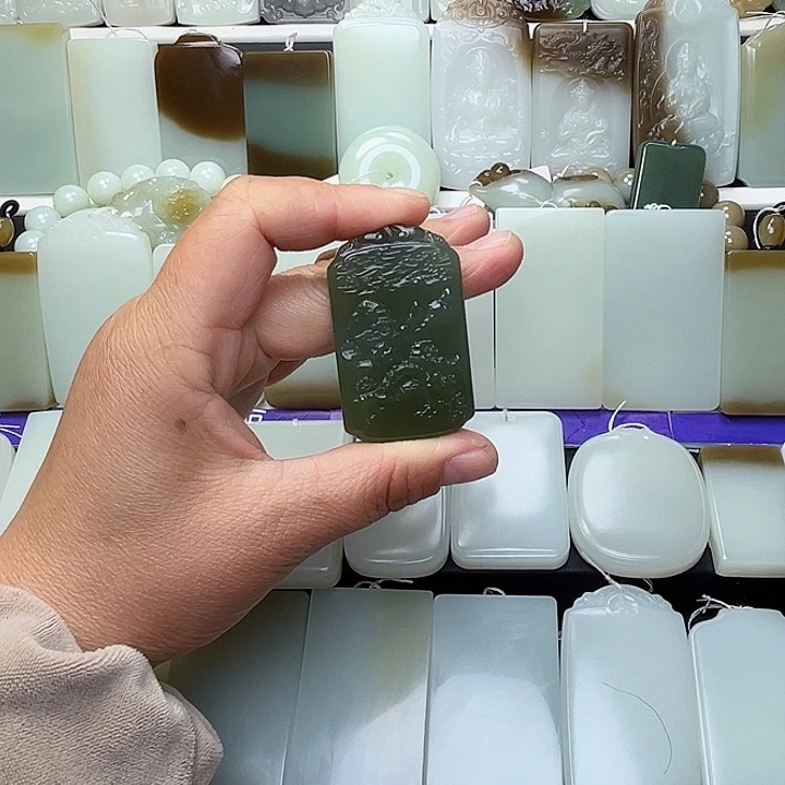 颈饰未镶嵌和田玉