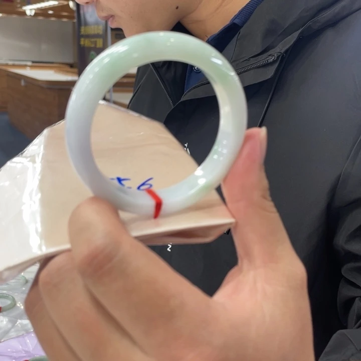 翡翠未镶嵌手镯手镯