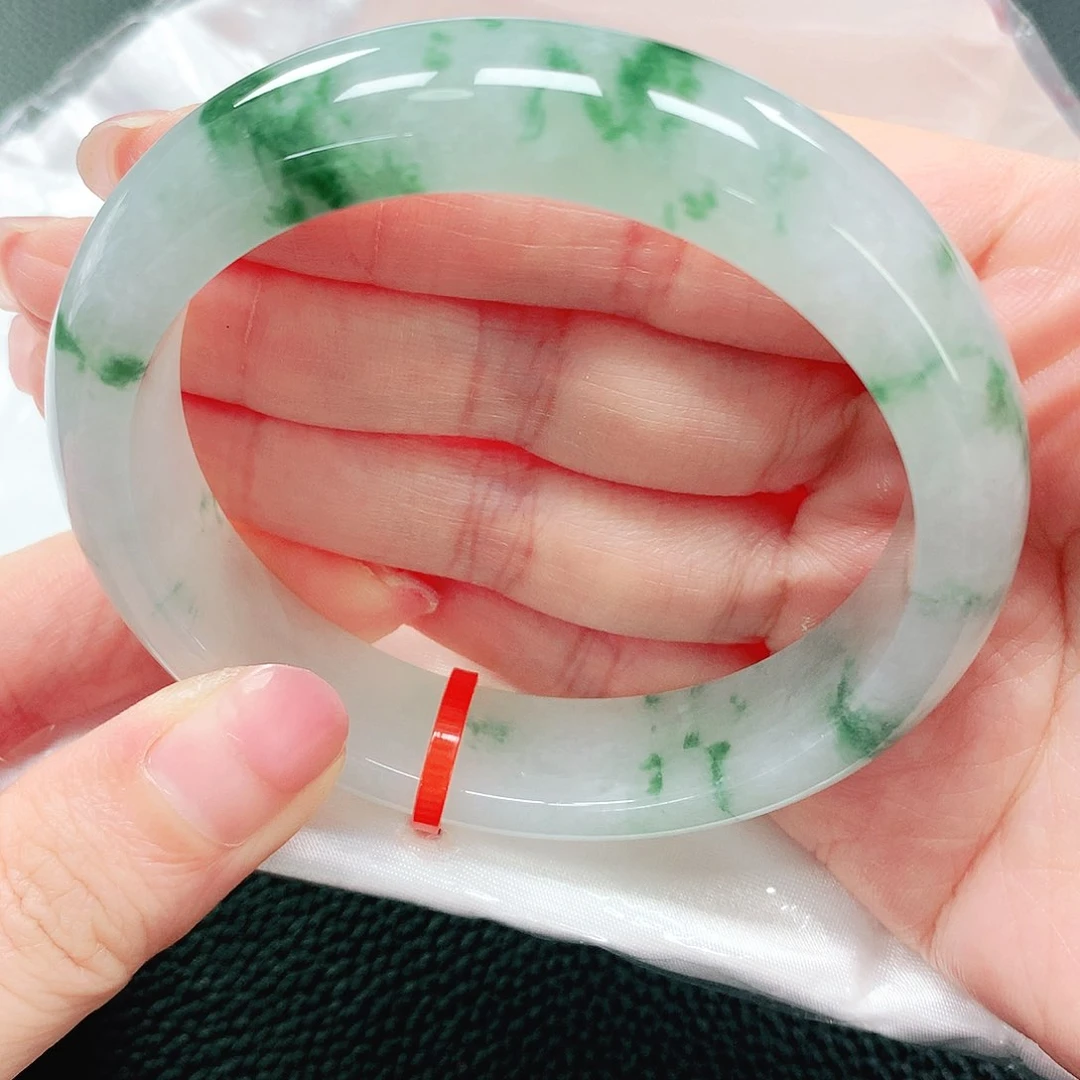 翡翠手镯未镶嵌58圈