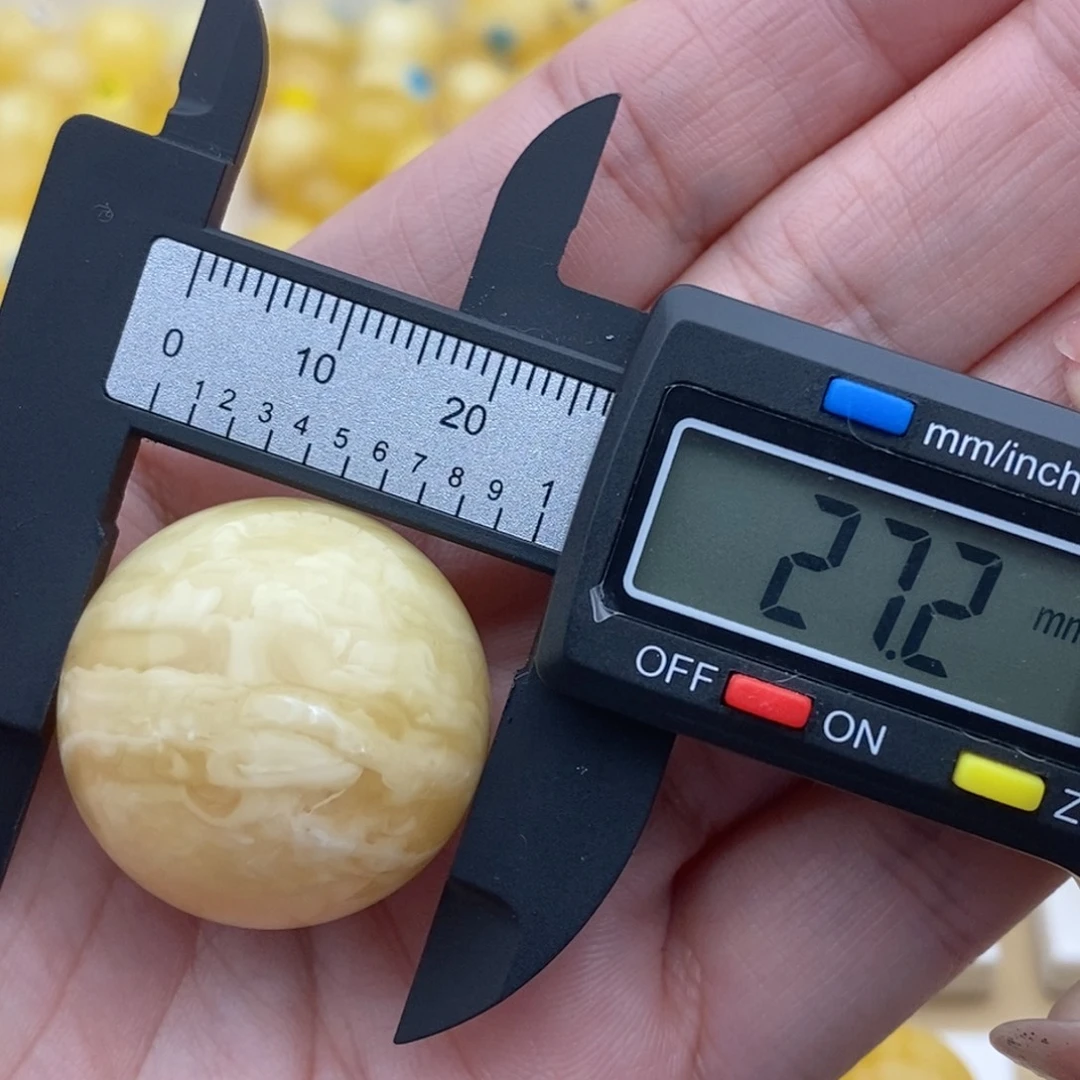 泰***鲤裸石蜜蜡未镶嵌微瑕虎皮纹珠子