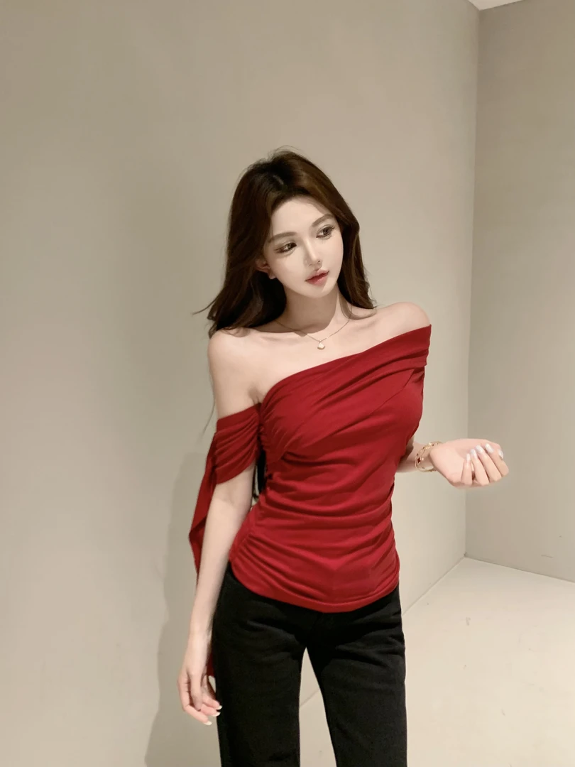 Yucii 25春夏 一衣多穿一字领斜肩飘带短袖针织T恤