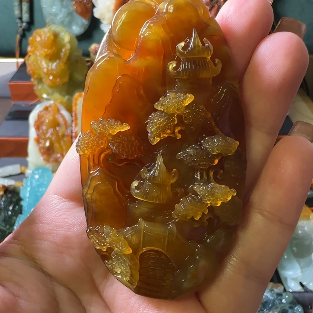 岫玉未镶嵌颈饰山水