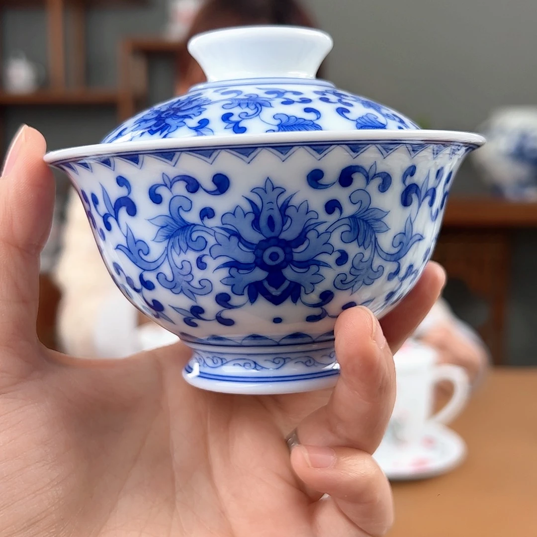 柴窑青花缠枝莲两才盖碗，微瑕