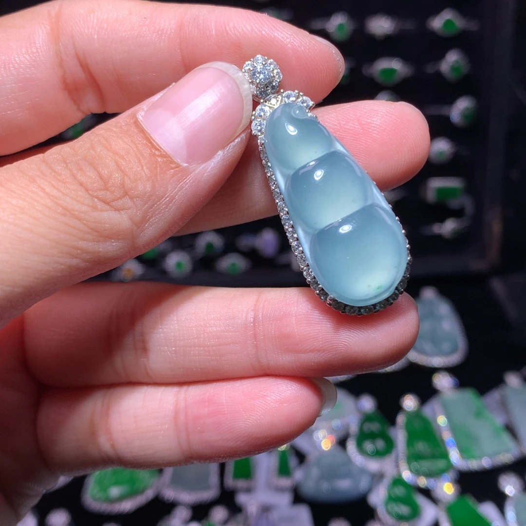 翡翠银S925镶嵌颈饰翡翠