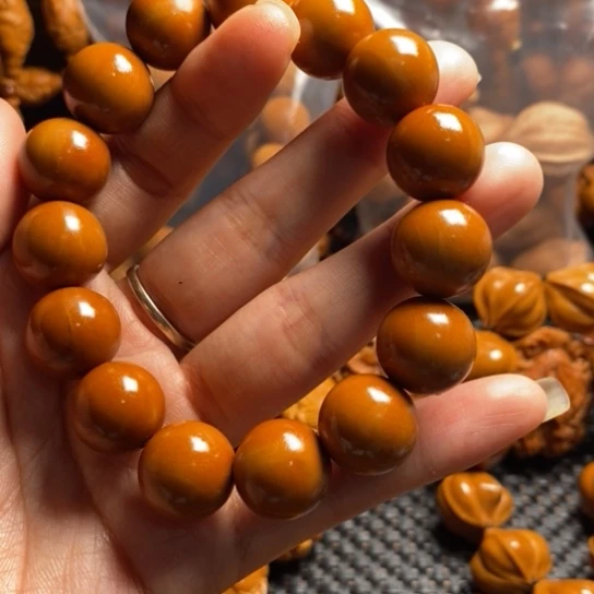 橄榄核吊坠1.5左右光珠