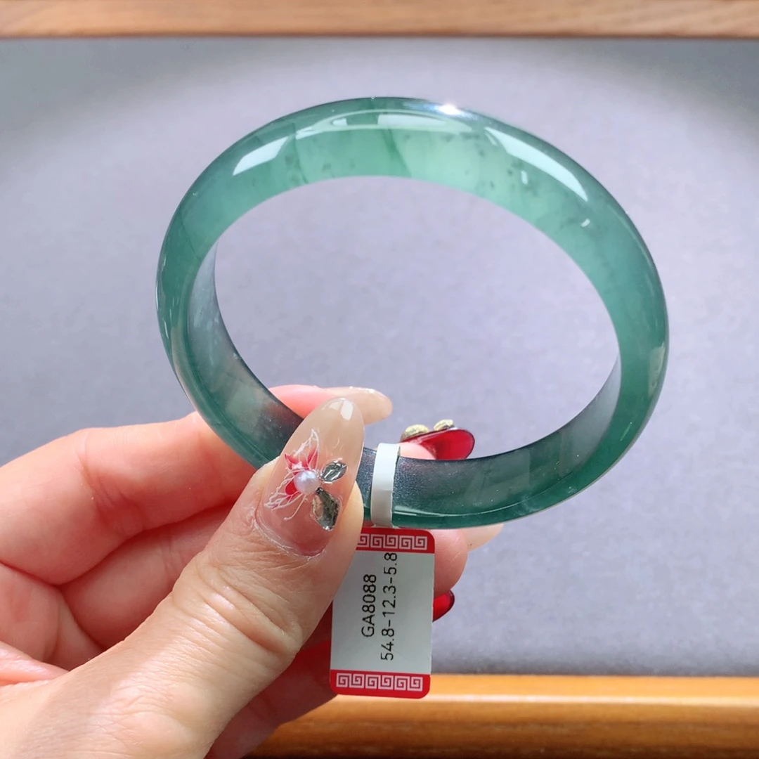 翡翠手镯未镶嵌天然翡翠手镯