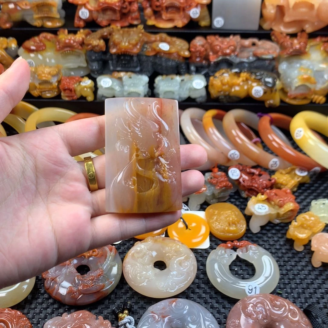 石英质玉（黄龙玉）未镶嵌挂件