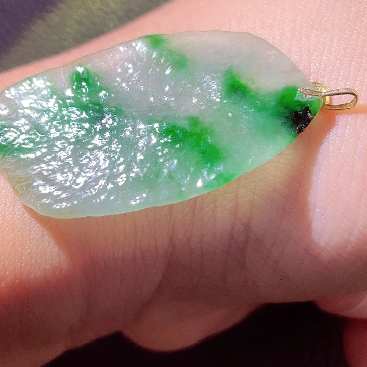 翡翠18K金镶嵌颈饰翡翠