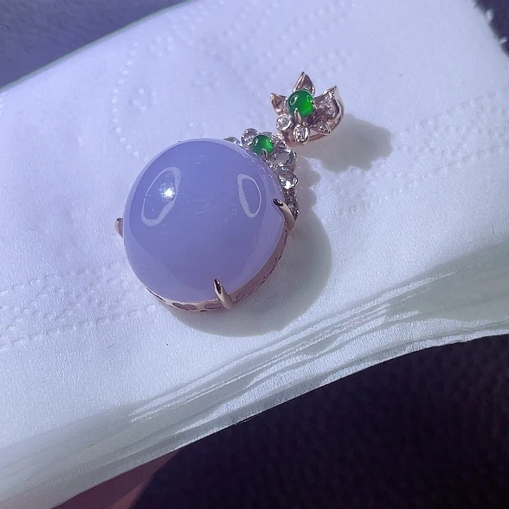 翡翠颈饰18K金镶嵌翡翠