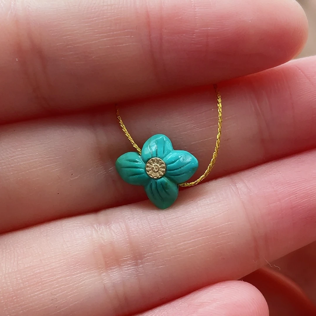 绿松石颈饰未镶嵌