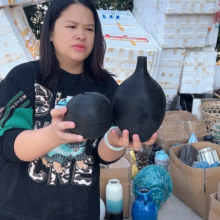 瓶m****惠高度23厘米口径2厘米微瑕捡漏