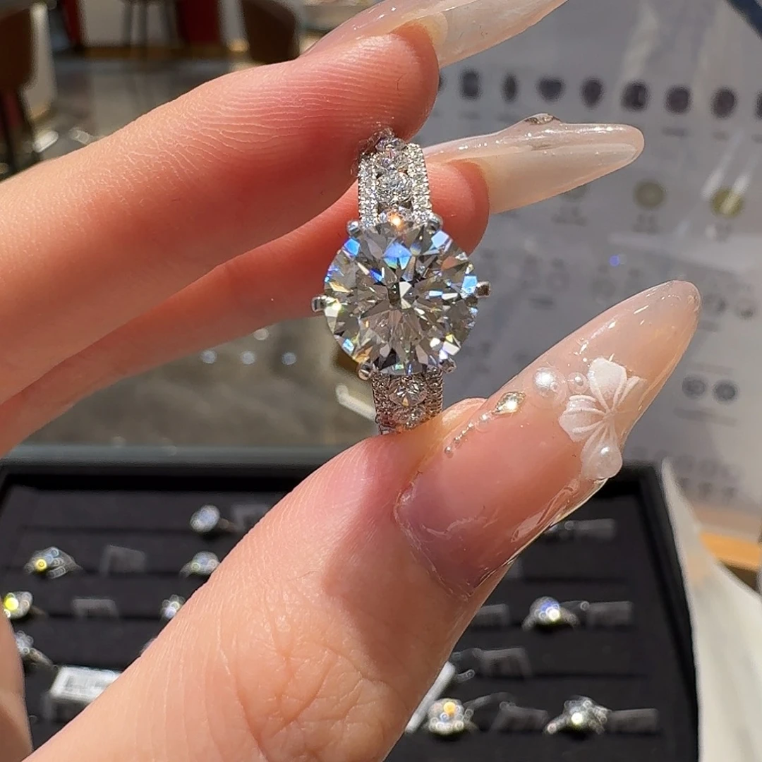 实验室培育钻石铂Pt950镶嵌三克拉许愿池