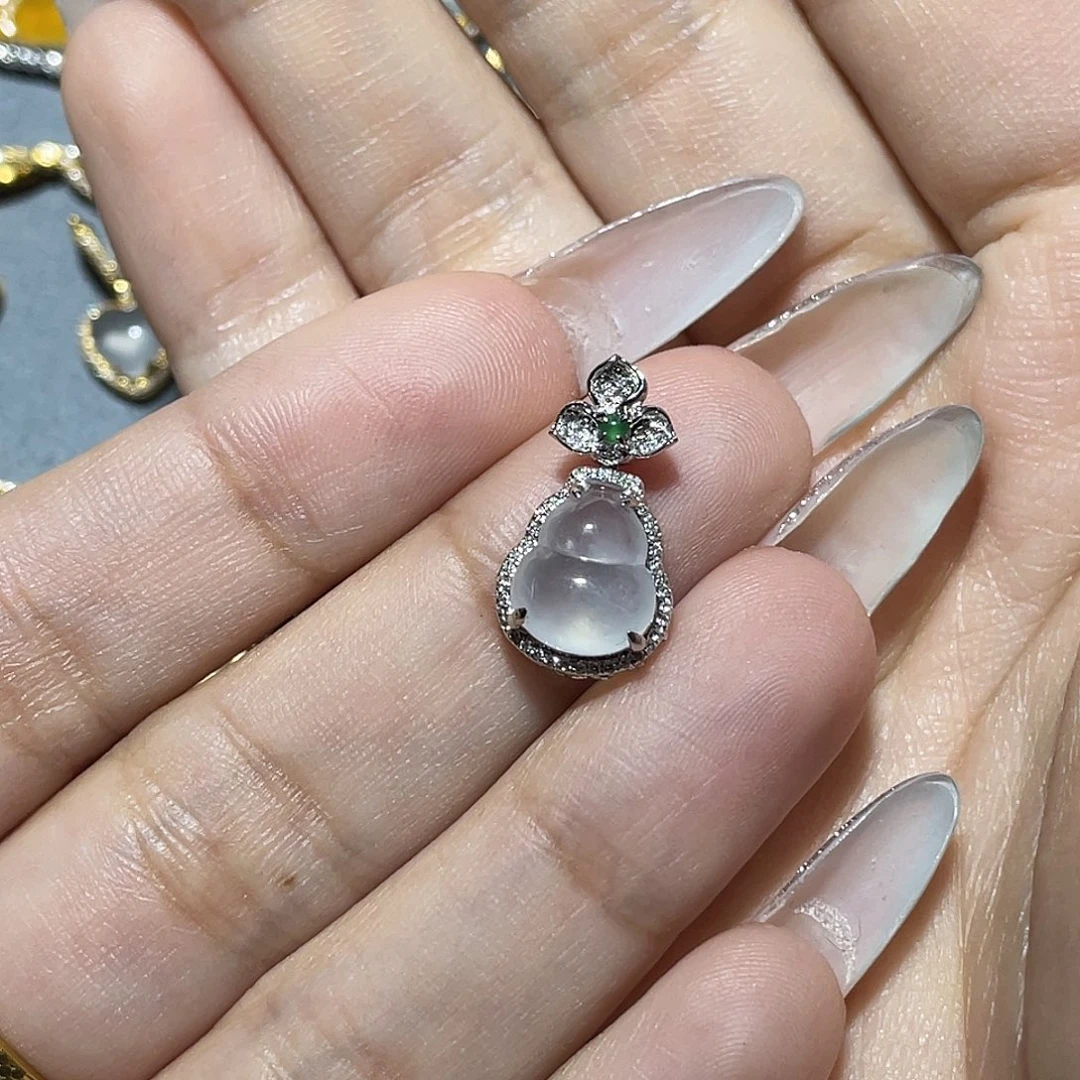 吊坠(不含链)18K金镶嵌翡翠娅****）