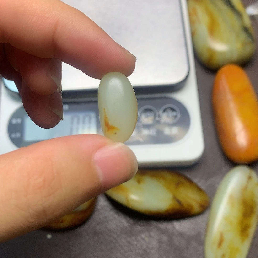 和田玉（糖玉）未镶嵌挂件