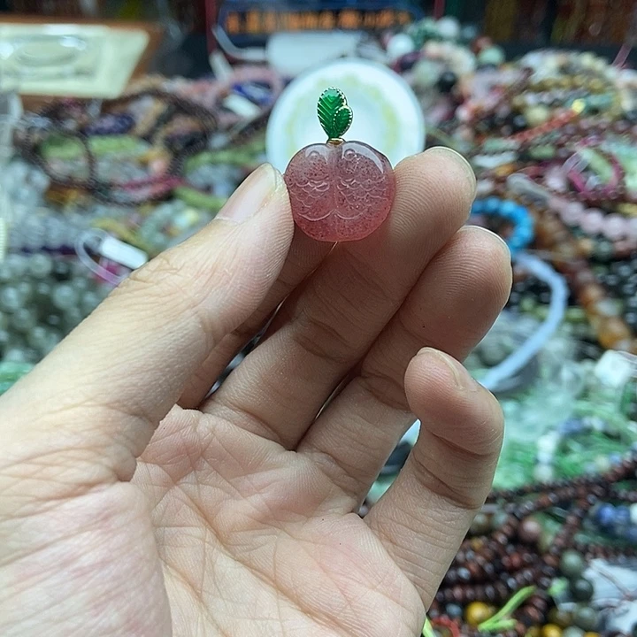 玛瑙/玉髓未镶嵌珠宝半成品一个天然草莓晶双鱼A49