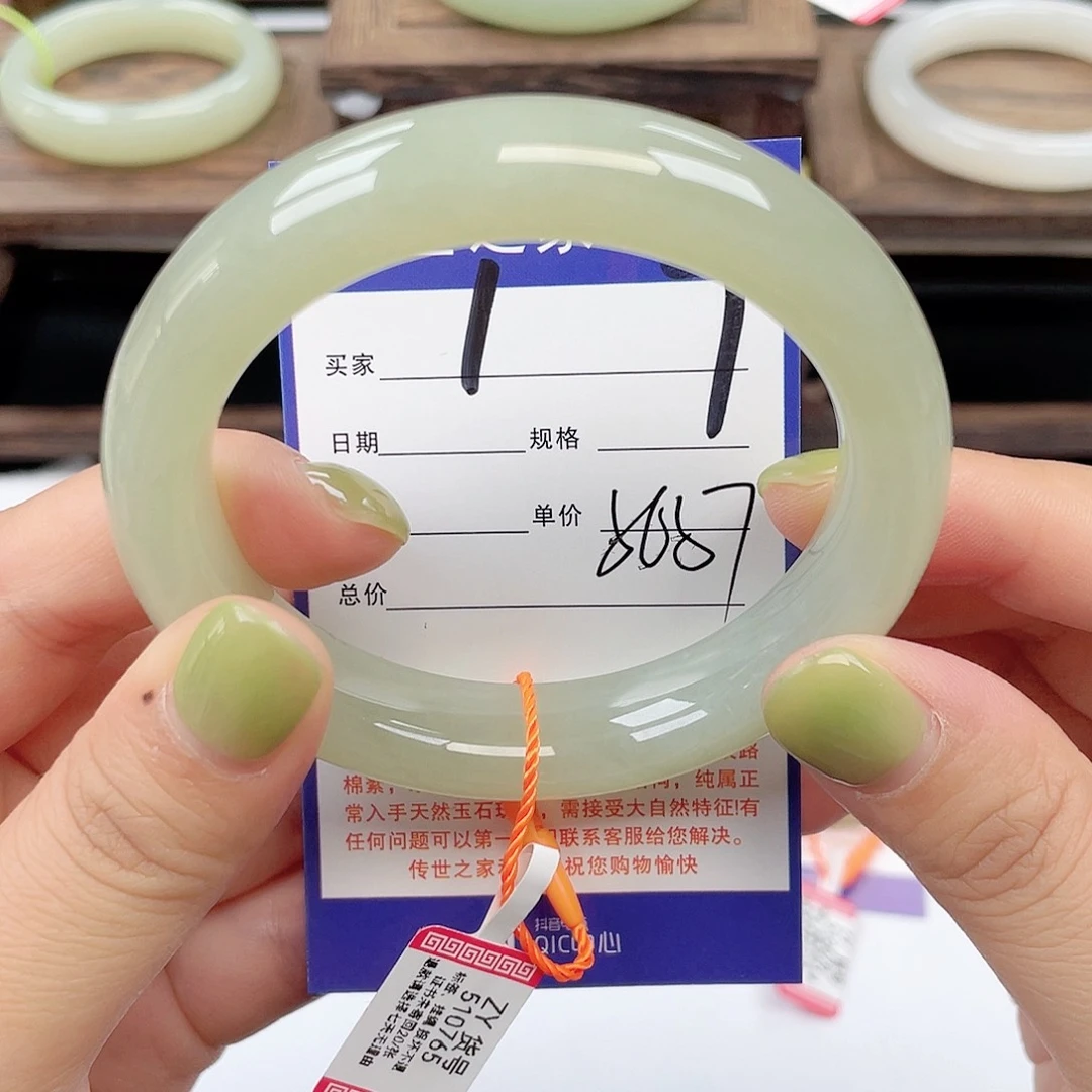 和田玉手镯未镶嵌