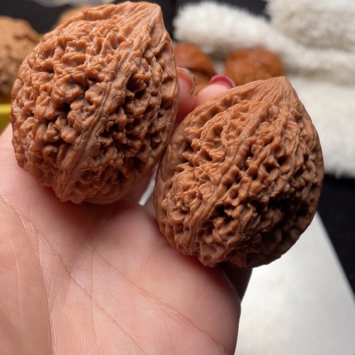 方***圆文玩核桃把件大蒜头