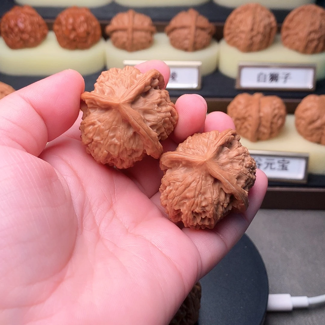 普***民文玩核桃吊坠91号三棱