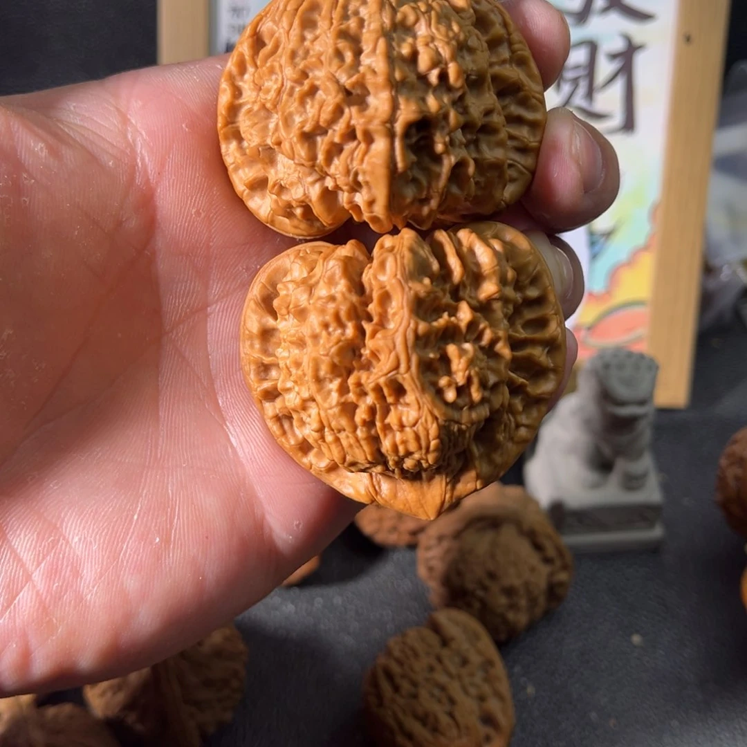 文玩核桃吊坠张*子官帽