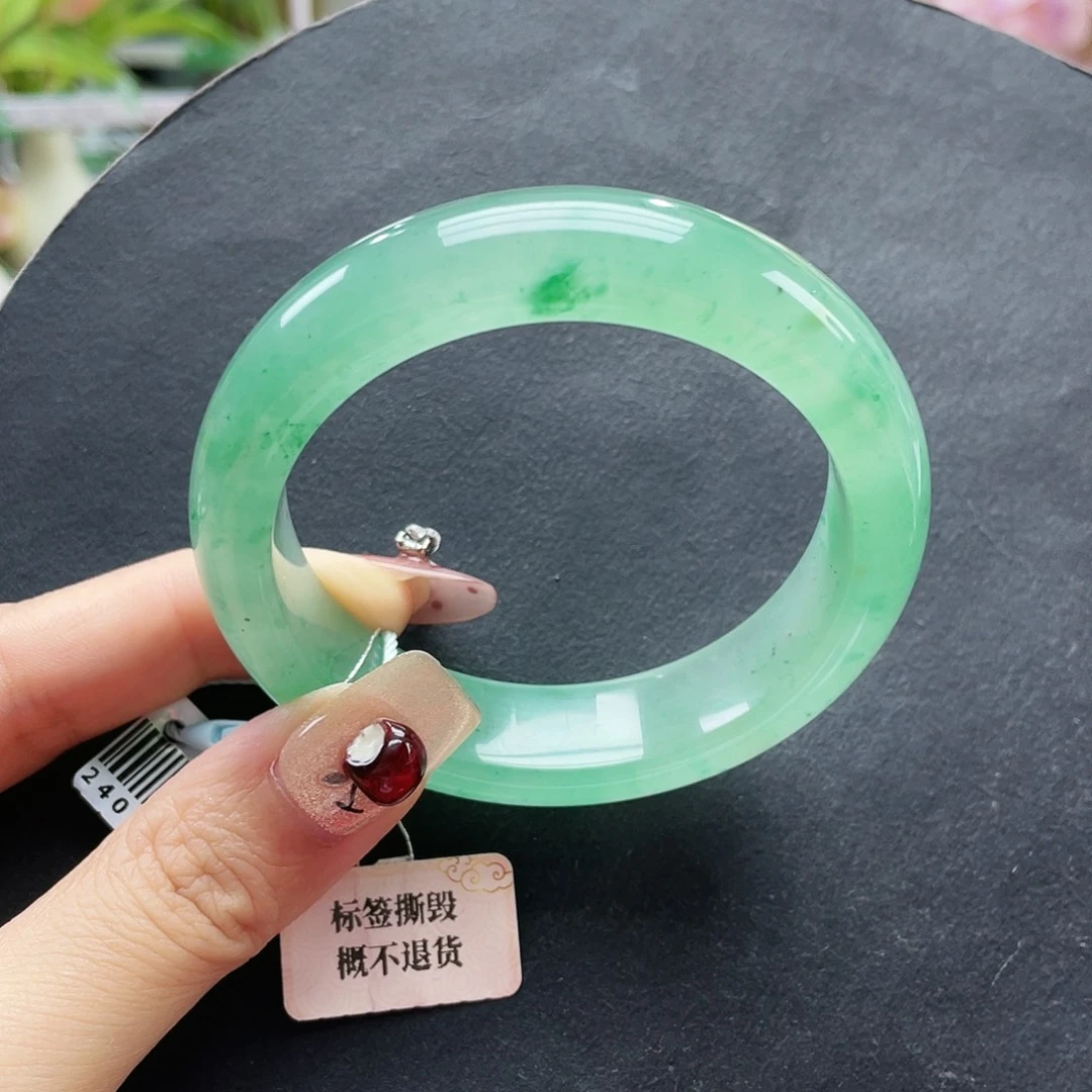 石英质玉未镶嵌手镯55