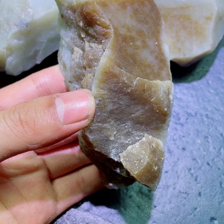 和田玉未镶嵌珠宝半成品