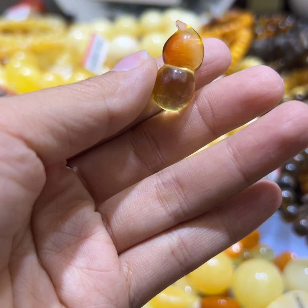 琥珀珠宝奇石未镶嵌